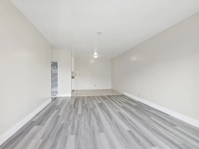 2431 Ellsworth St — Photo 6