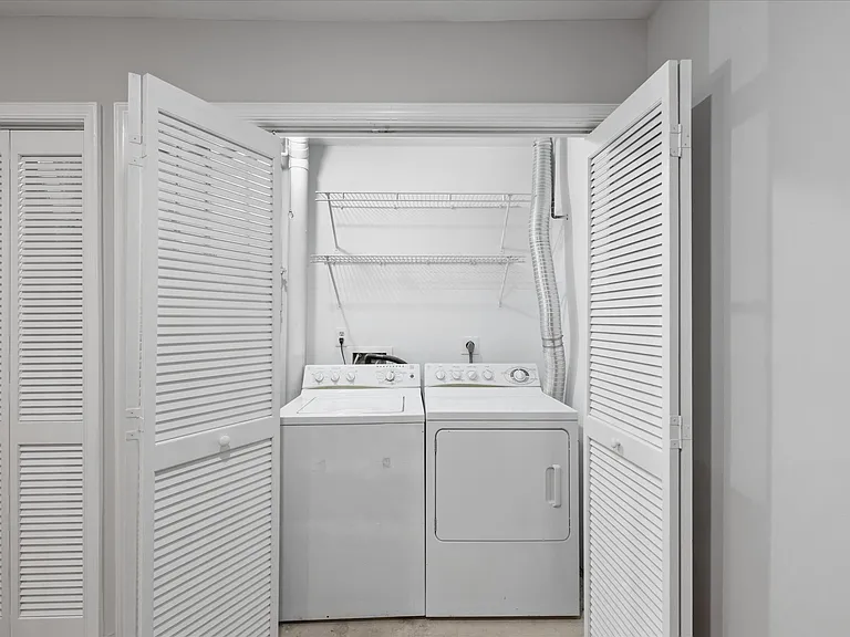 299 S Pickett St — Photo 36