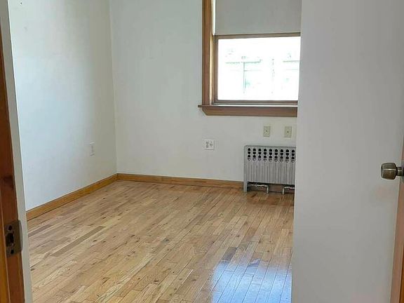 3rd image of 720 Leonard St #H3