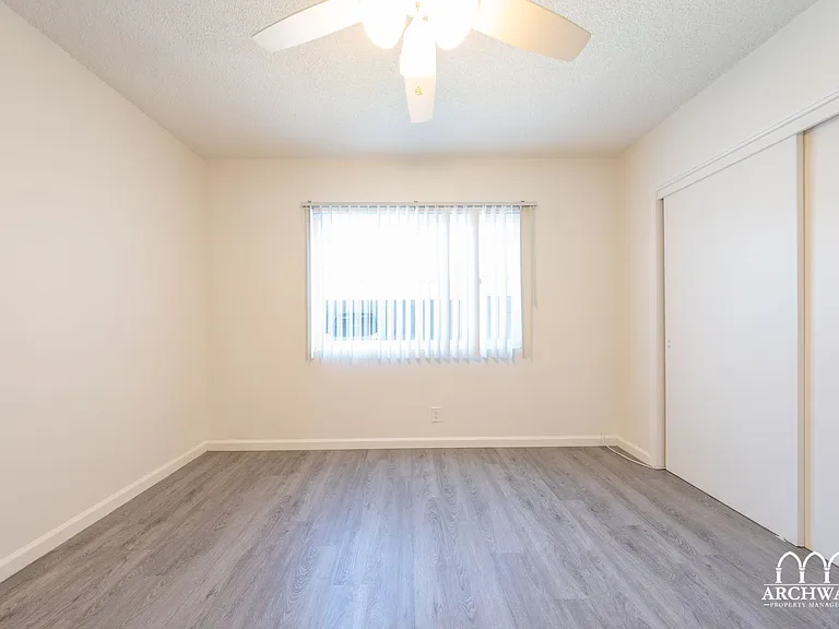 2320 Virginia Ave #3 — Photo 13