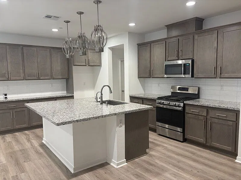 4 bed, 3.0 bath, $3,650 — Photo 2