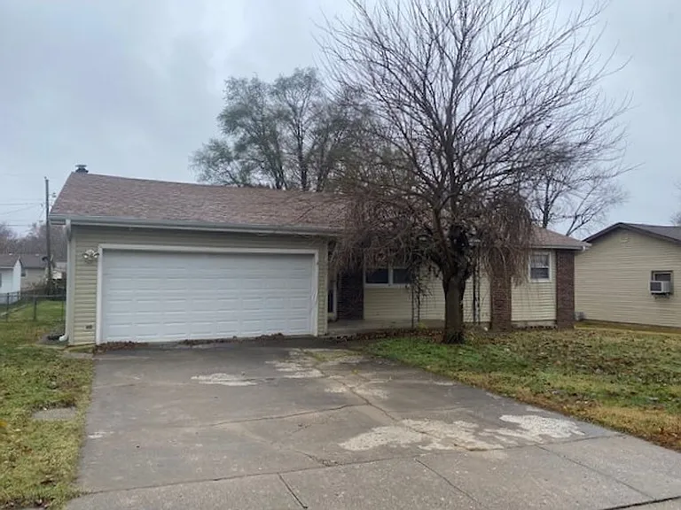 2264 E Nora St — Photo 1