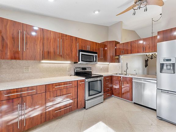 5th image of 3346 Carambola Circle S #2507