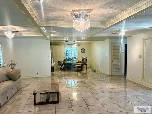 4th image of 501 Palm Valley Dr W