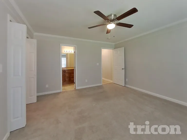 2863 Iroquois Dr — Photo 6