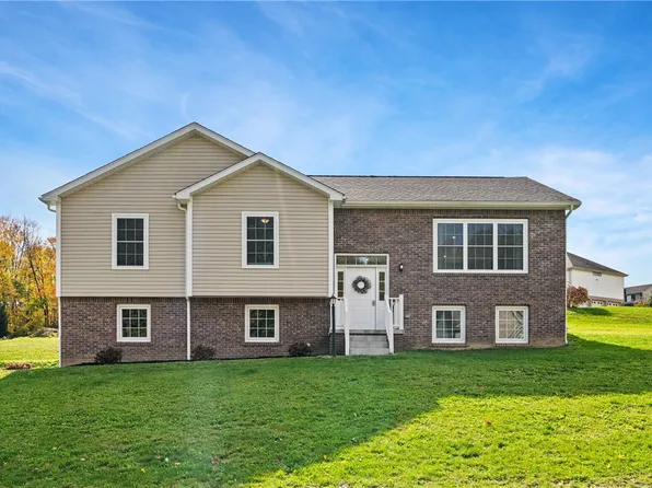 196 Weathervane Dr, Slippery Rock, PA 16057