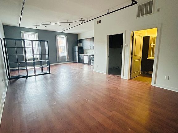 4th image of 209-211 W Pike St #2D