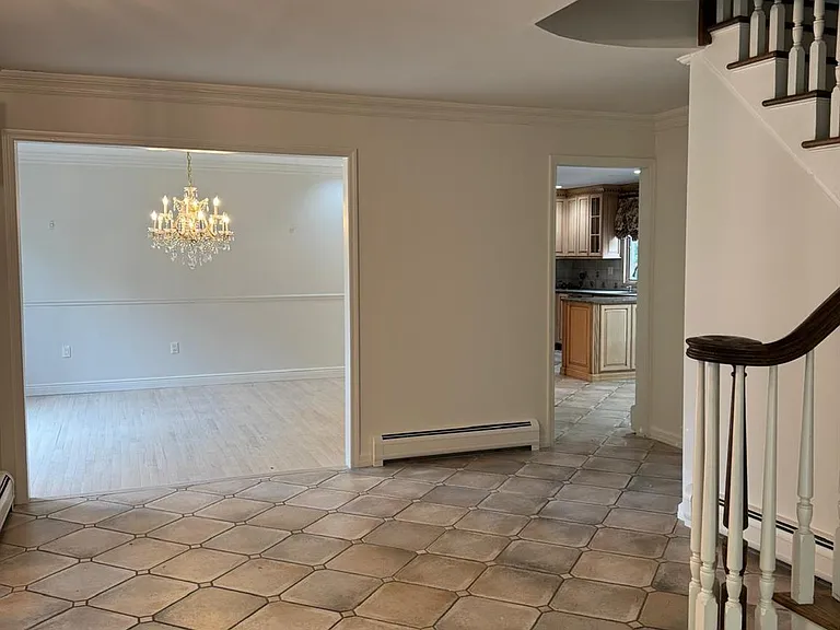 24 Beaumont Dr — Photo 8