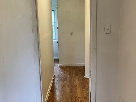 5th image of 3242 Burnell Ave
