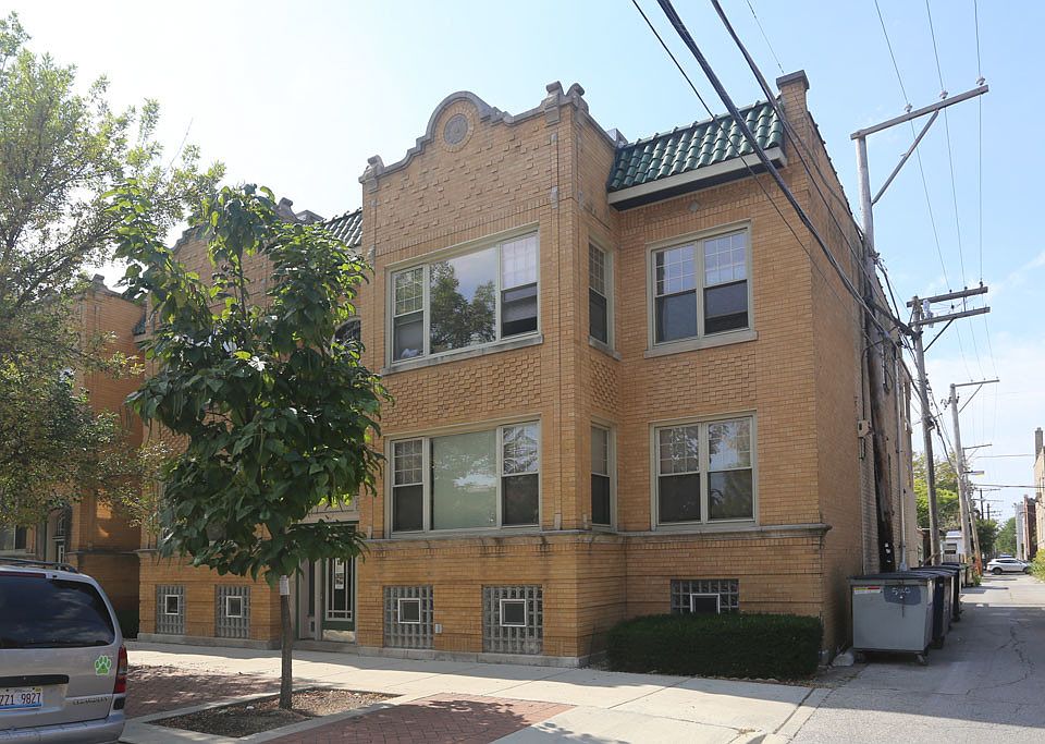 1st image of 5210 N Sawyer Ave #4