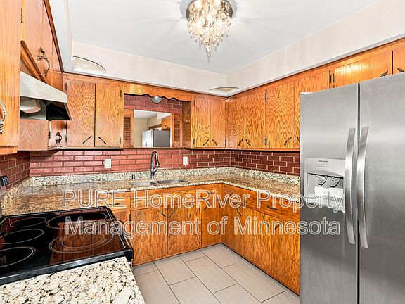 4th image of 580 Fairmont St NE