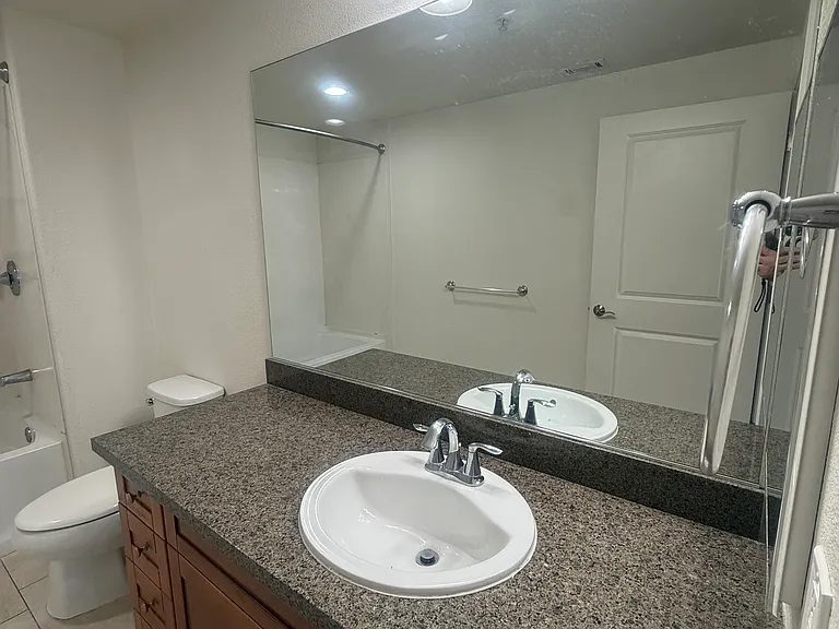 Diamond Creek Condominiums/ Apartments — Photo 20