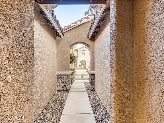 4th image of 11223 Campanile St