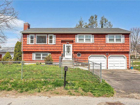 3rd image of 500 Lakeside Dr