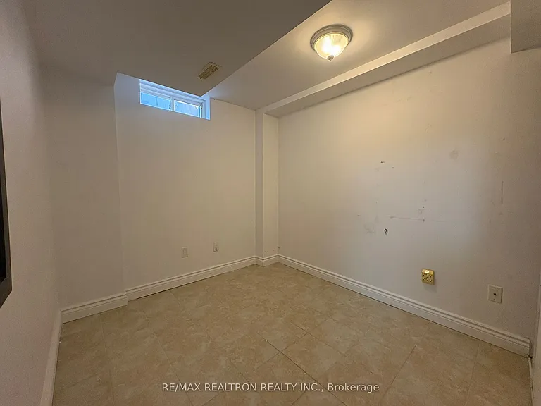 11 Norman Wesley Way #BASEMENT — Photo 5