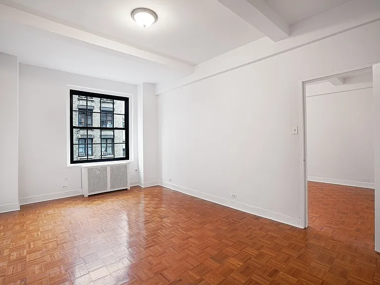 160 W 71st St #4M — Photo 3