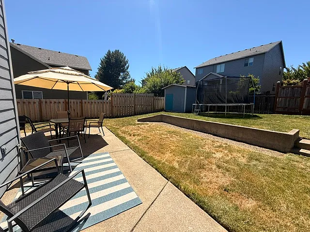 301 SW Howard Dr — Photo 15
