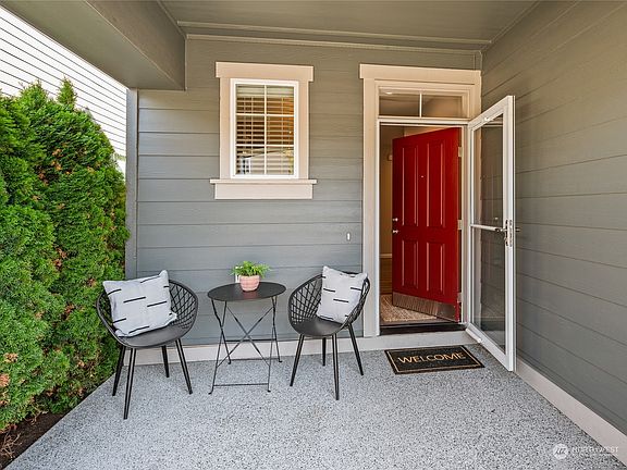 3rd image of 1620 98th Avenue SE