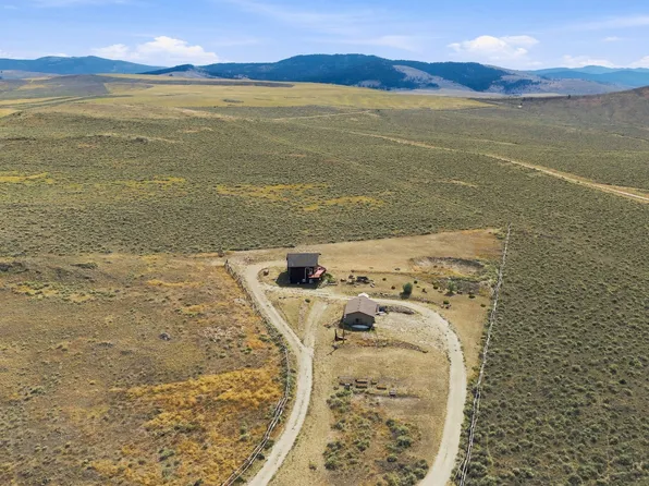 935 Moon Shadow Ln, Stevensville, MT 59870