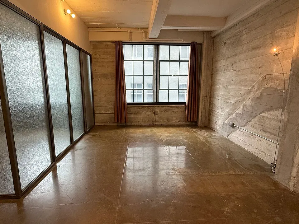 Building Photo 5