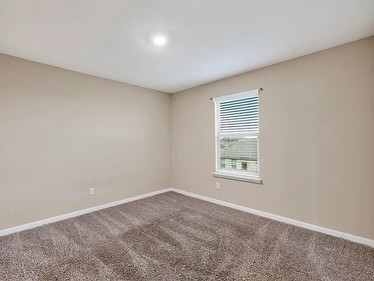 305 Honeysuckle Ln — Photo 15