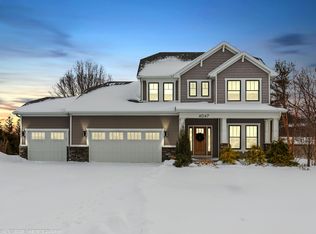 4047 Fox Woods Rd, Saint Joseph, MI 49085