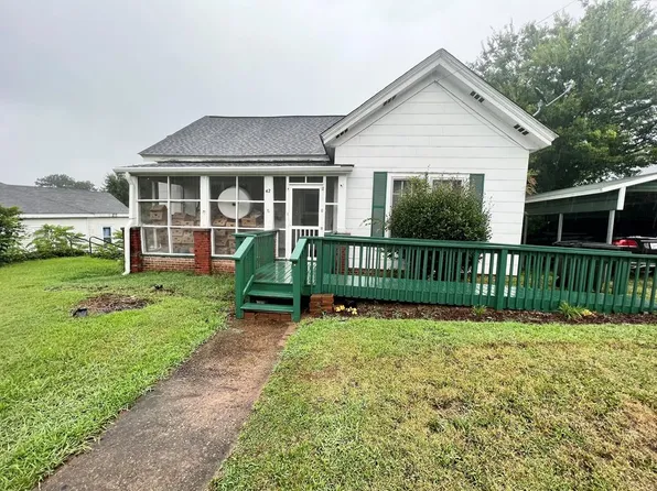 42 S Greenwood Ave, Ware Shoals, SC 29692