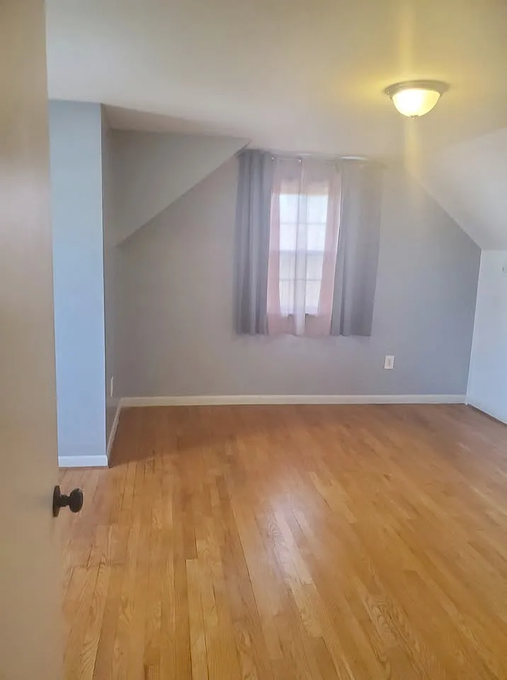 1 bed, 1629 sqft, $550 — Photo 2