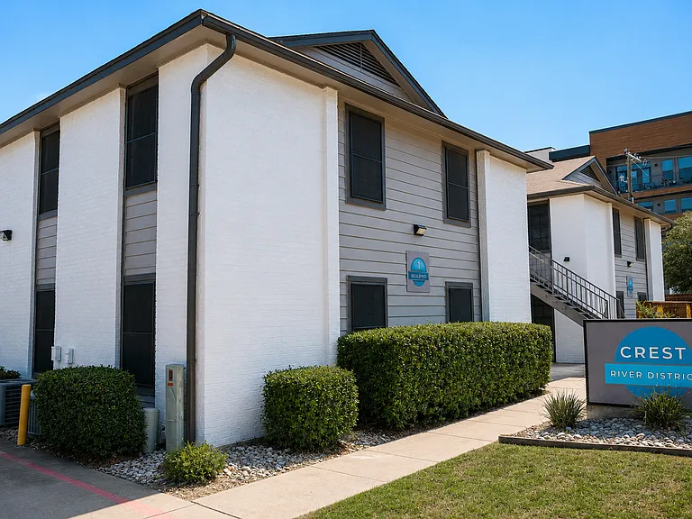 Crest River District Apartments — Photo 10
