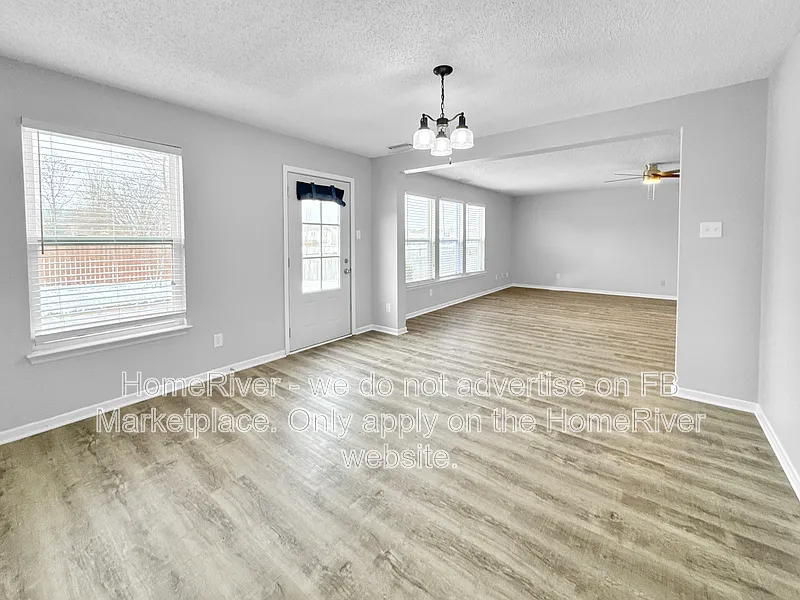 4 bed, 2.5 bath, 3160 sqft, $2,495 — Photo 4