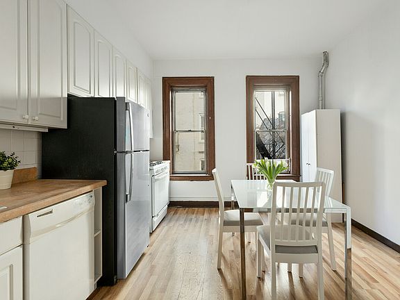 3rd image of 399 1st St #2