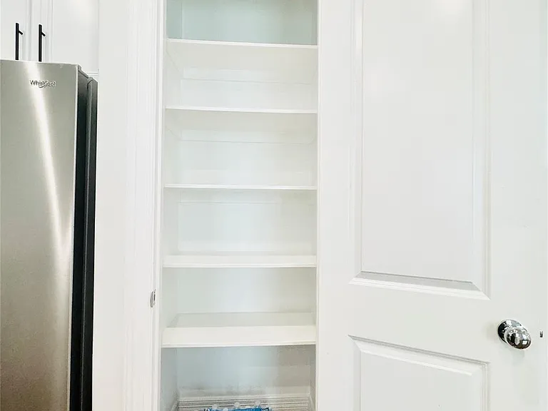 3846 Center St — Photo 17