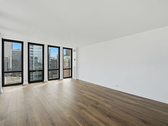 2nd image of 1 E Scott St APT 2004