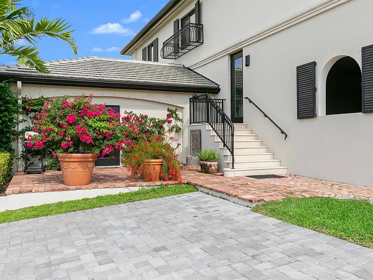 14710 Palm Beach Point Blvd — Photo 32