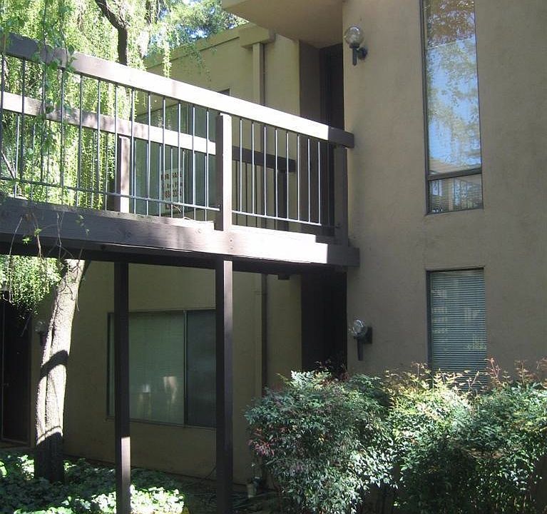 1st image of 613 Woodside Sierra