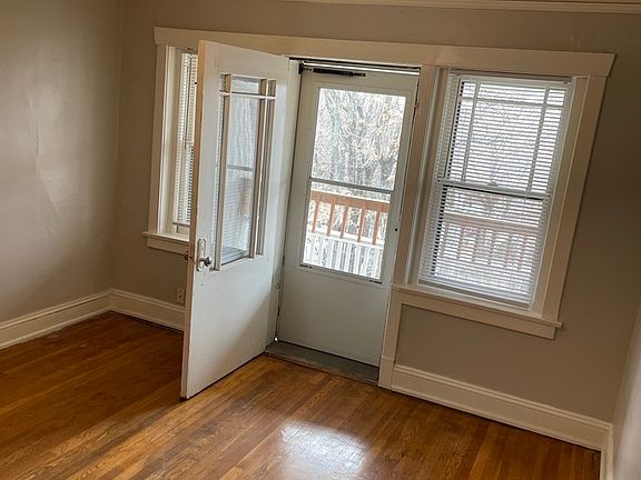 5th image of 820 E 43rd St APT 3