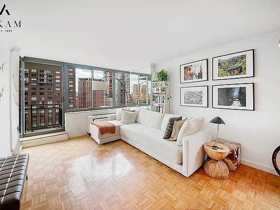 2nd image of 1991 Broadway APT 23B