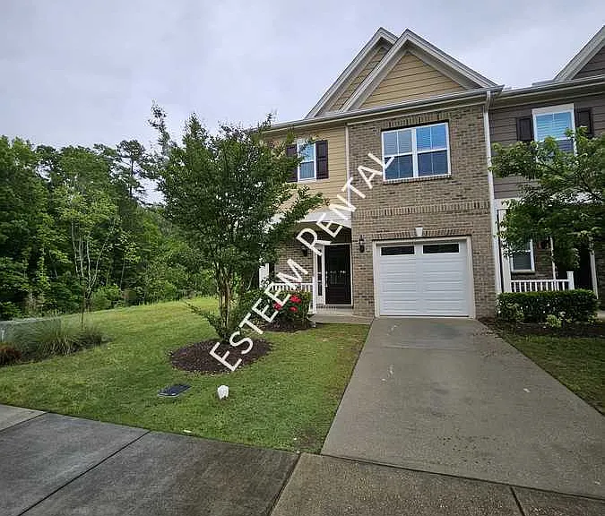 110 Fargale Ln — Photo 2
