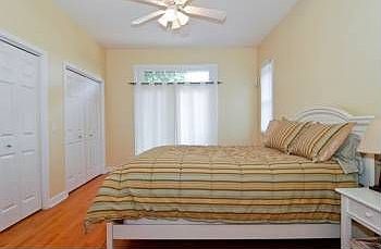 5th image of 6056 N Hermitage Ave #2