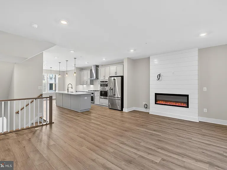 2507 Light St — Photo 15