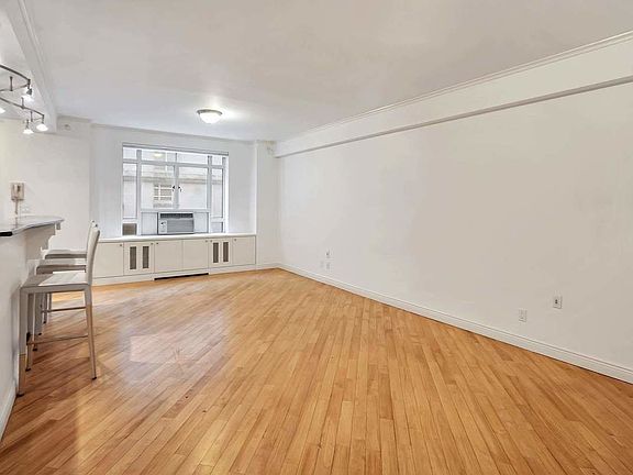 3rd image of 25 Central Park W APT 3C