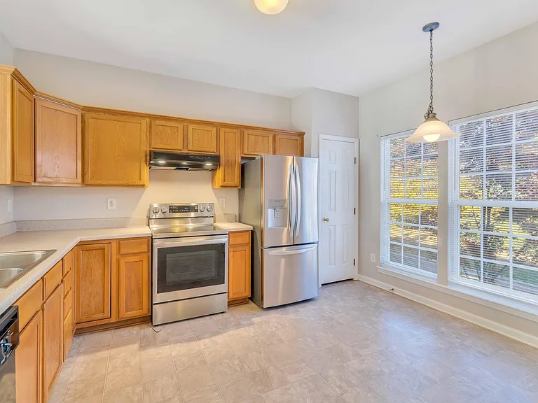 15744 Kensington Palace Ln — Photo 19