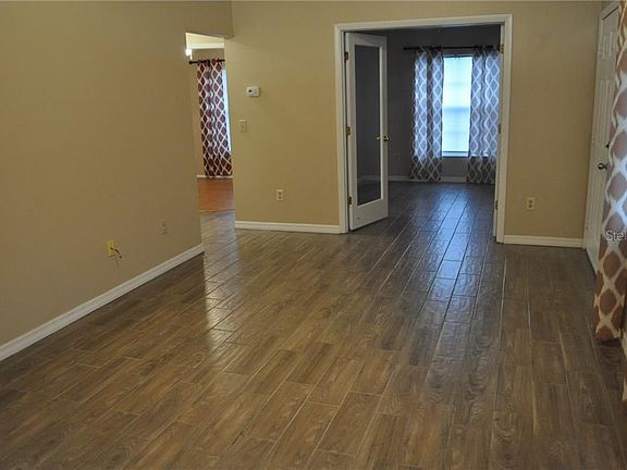 5th image of 878 Burlwood St