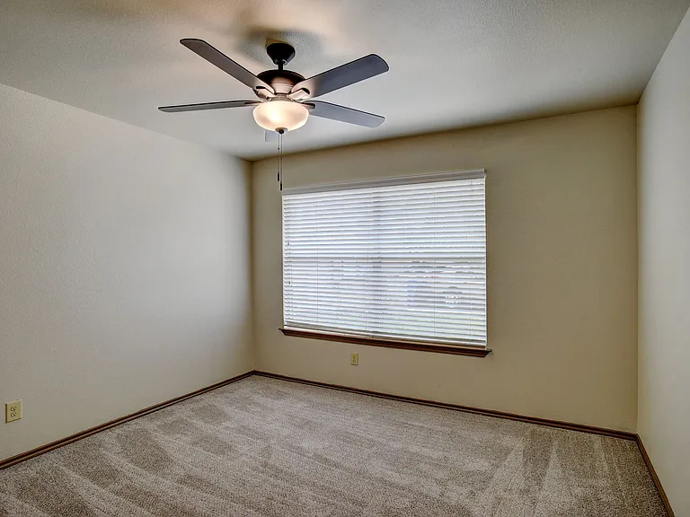 1320 Fern Ct — Photo 17