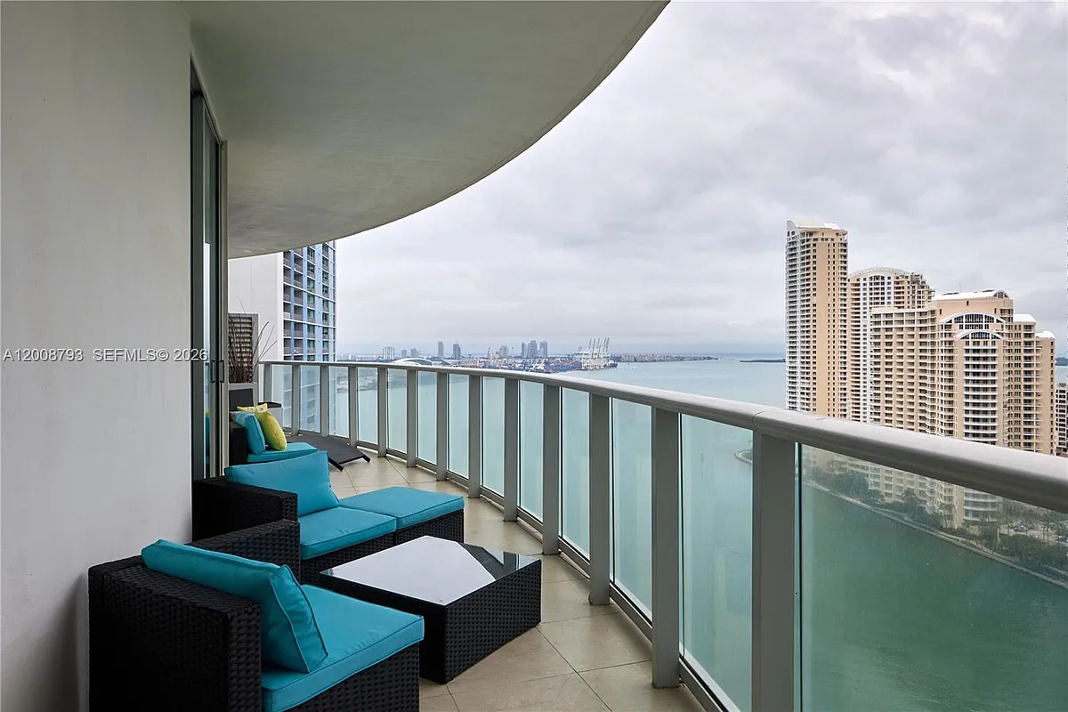 Building Photo - 300 S Biscayne Blvd #T-2108