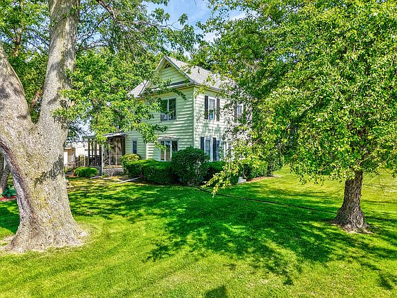 3rd image of 1685 North Blvd #23