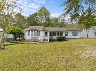 8884 Marlfield Rd, Gloucester, VA 23061