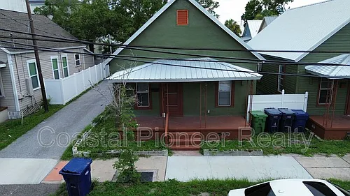 2010 N Howard Ave Photo 1 2010 N Howard Ave Photo 1