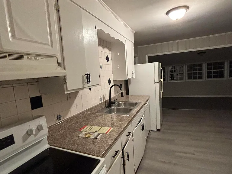 2458 Leslie Cir — Photo 15