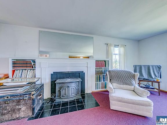 5th image of 1115 E 9th St